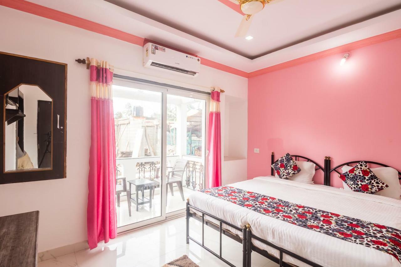Hôtel Queen Of Queen'S à Calangute Extérieur photo