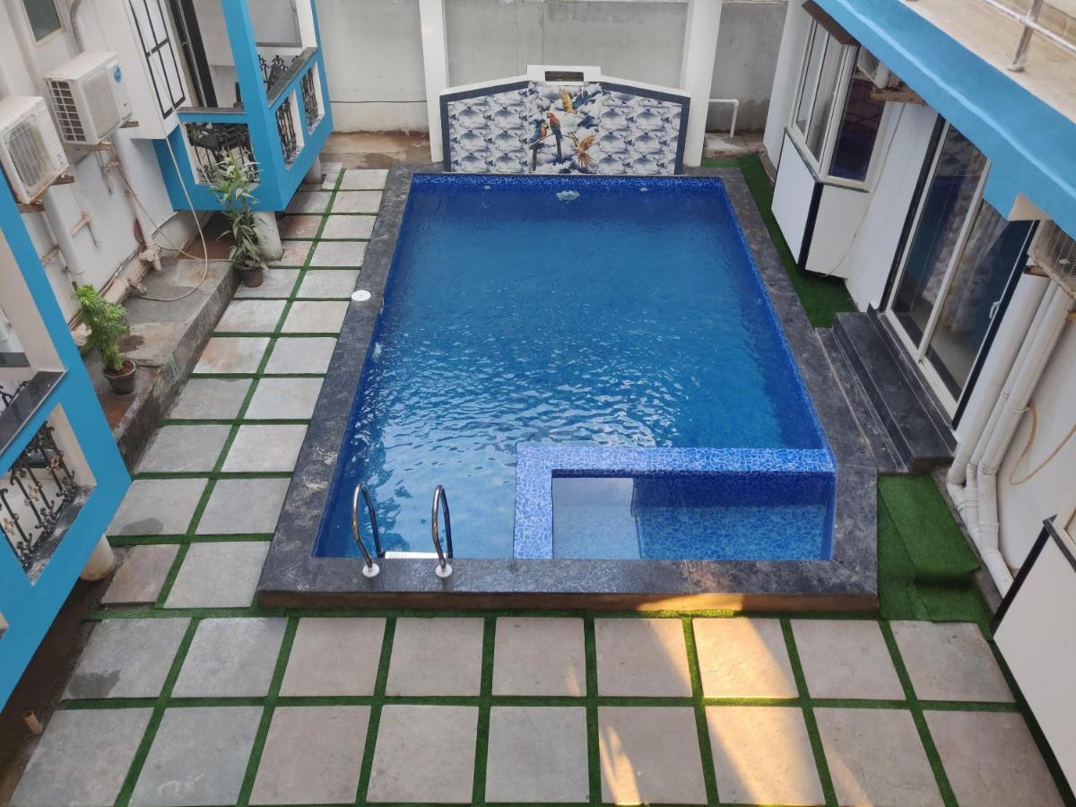 Hôtel Queen Of Queen'S à Calangute Extérieur photo